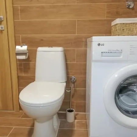 Overlooking The Hills Of Ljubovic Park 포드고리차