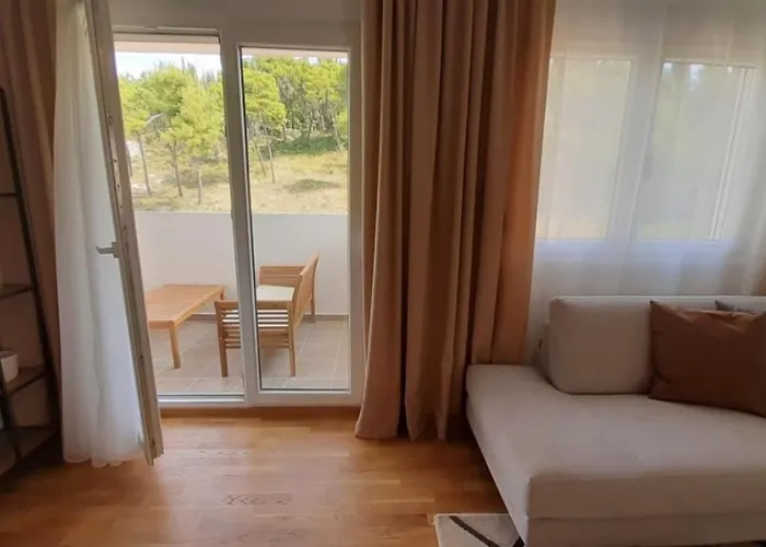 Overlooking The Hills Of Ljubovic Park Appartement