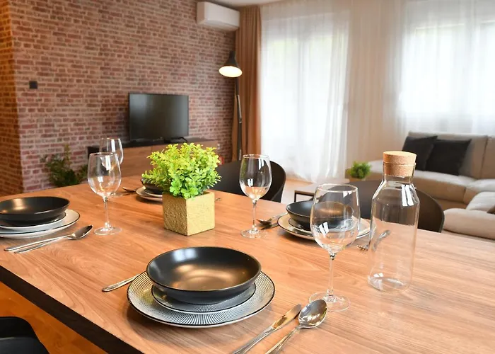 Overlooking The Hills Of Ljubovic Park Appartement