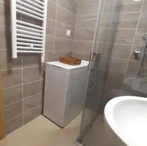 Overlooking The Hills Of Ljubovic Park Appartement